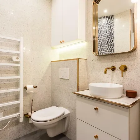 Cmg Charonne / Voltaire Iii パリ